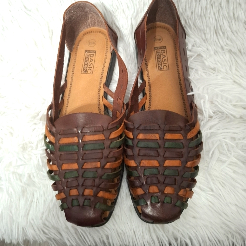 Basic Editions Brown and Green Sandals with Woven Design - Picture 2 of 12